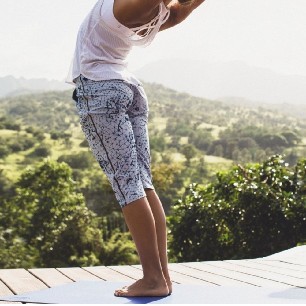 Lululemon Retreat Yogi Crops